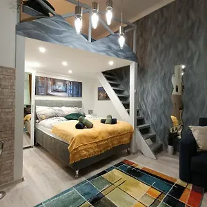 Suzan's In The Heart Of Apartment Budapest